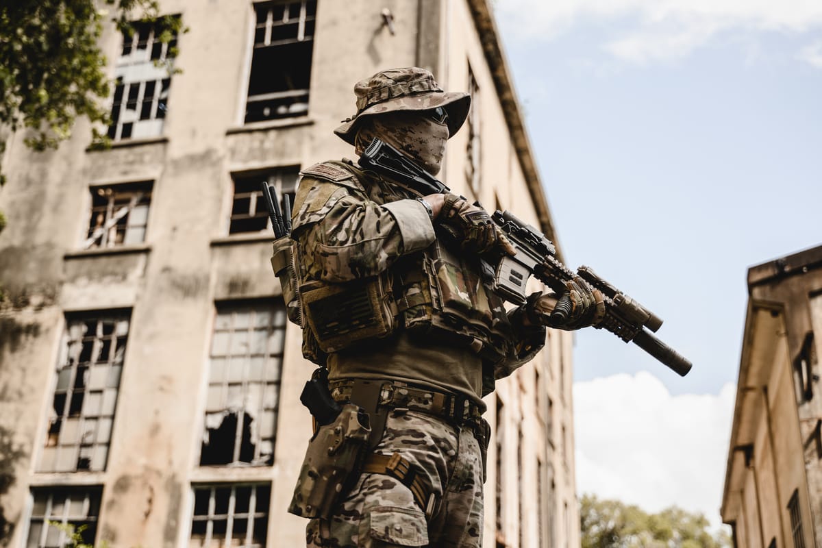 Ecuador despliega 75.000 efectivos y endurece su ofensiva contra el narco con toque de queda en cuatro provincias